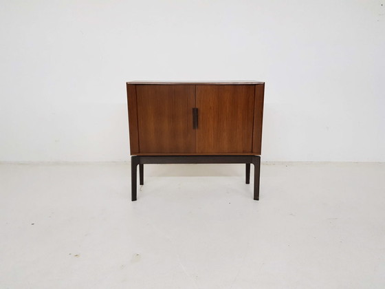 Image 1 of Mid-century audiokast met schuifdeuren