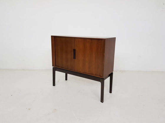 Image 1 of Mid-century audiokast met schuifdeuren