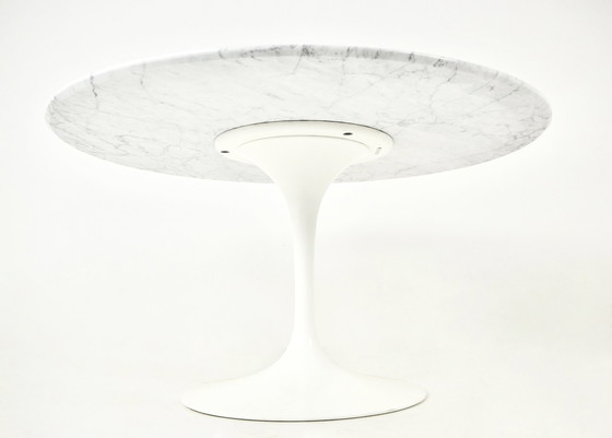 Image 1 of Eettafel Tulip van Eero Saarinen voor Knoll, 1990S