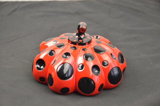 Yayoi Kusama Rood pompoen