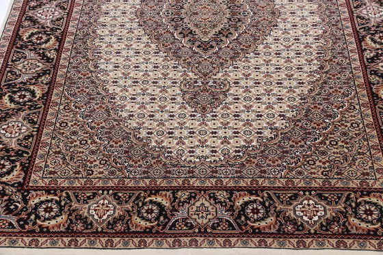 Image 1 of Nieuw Tabriz Wol & Zijde Vloerkleed met Mahi Ontwerp - Prachtige Zijden Hoogtepunten