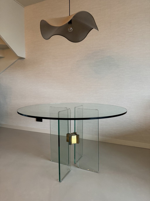 Ronde eettafel van glas en messing door Peter Ghyczy voor Ghyczy 1970'S