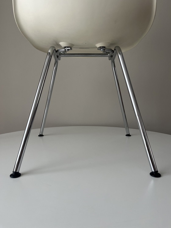 Image 1 of Vitra Eames DSX