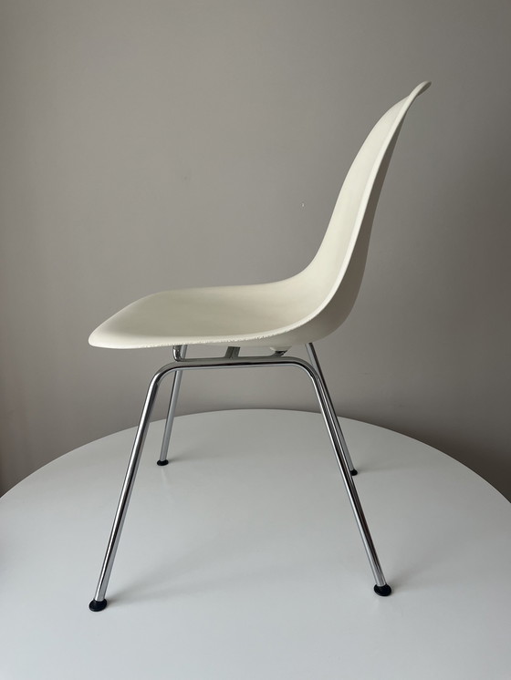 Image 1 of Vitra Eames DSX