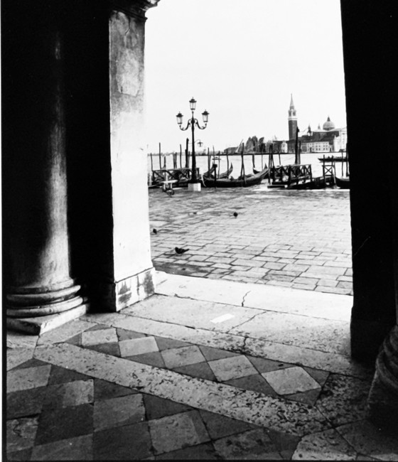 Image 1 of Michel Pinel 1949-2022 / Sublieme foto van Venetië vanaf het San Marcoplein