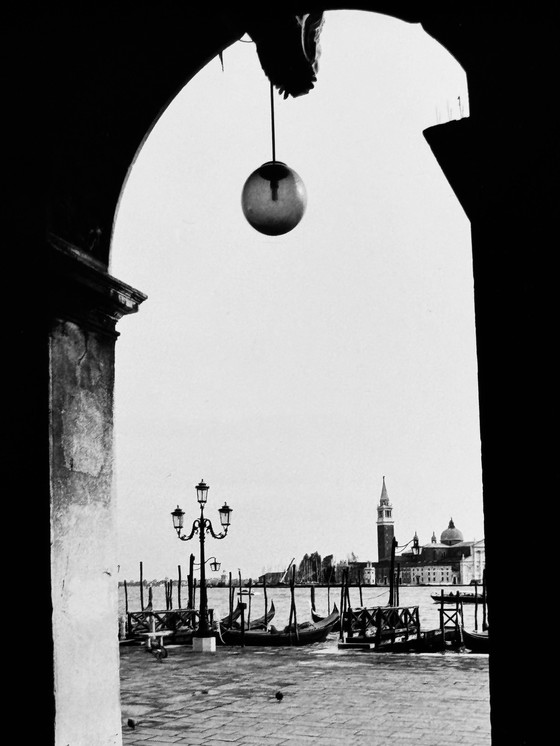 Image 1 of Michel Pinel 1949-2022 / Sublieme foto van Venetië vanaf het San Marcoplein