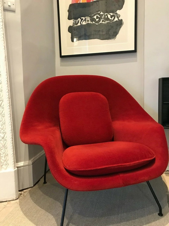 Image 1 of Knoll Saarinen Baarmoeder Stoel Rood