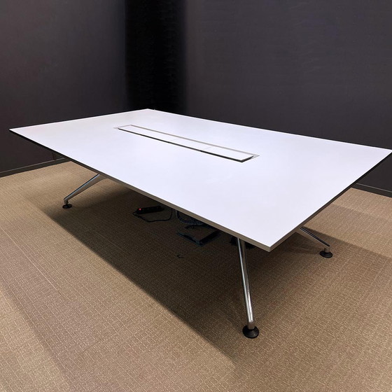 Image 1 of Design High-End Vergadertafel