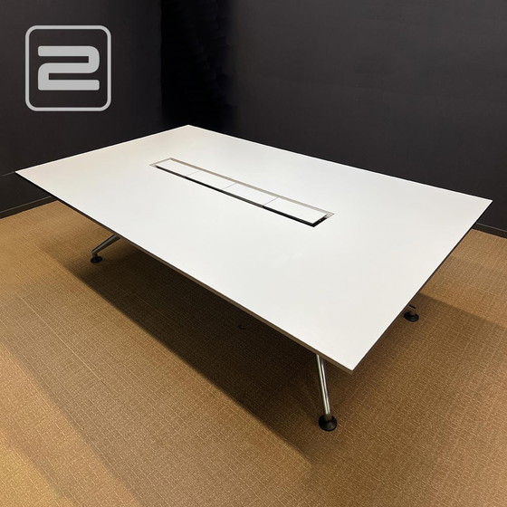 Image 1 of Design High-End Vergadertafel