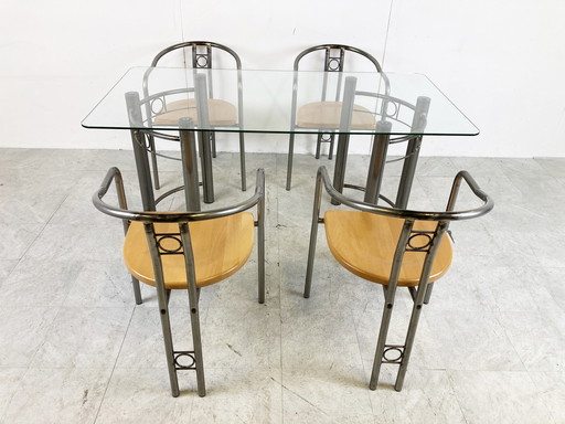 Postmoderne eetkamerstoelen en tafel