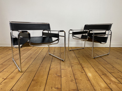 2x Marcel Breuer Wassily Stoelen