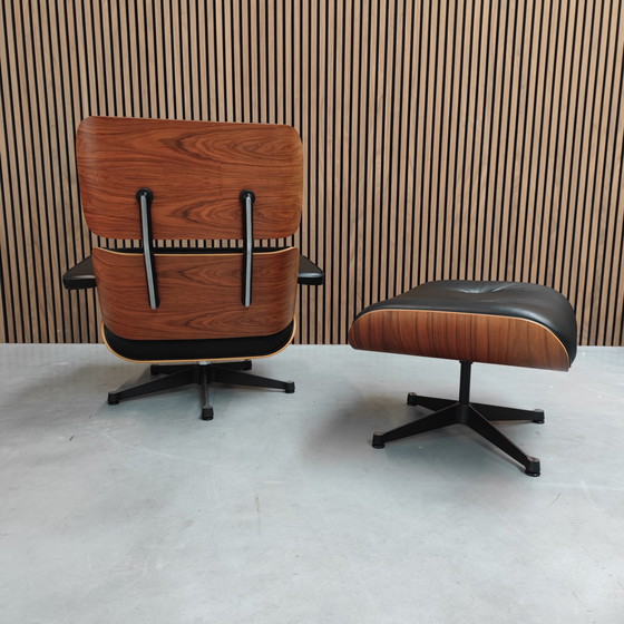 Image 1 of Vitra Eames Stoel XL