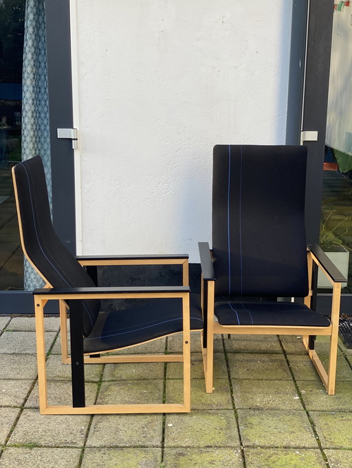 2x Simon Heikkila Artza armstoelen