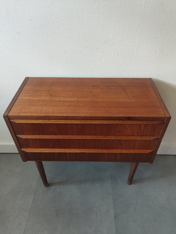 Image 1 of Vintage Deense ladekast in teak