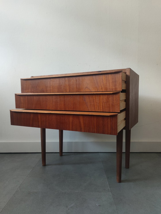 Image 1 of Vintage Deense ladekast in teak