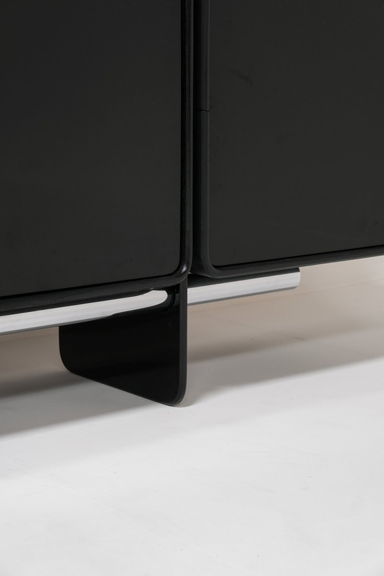 Image 1 of Zeldzaam Belgisch Brutalistisch kabinet uit 1960 in zwart pianolak