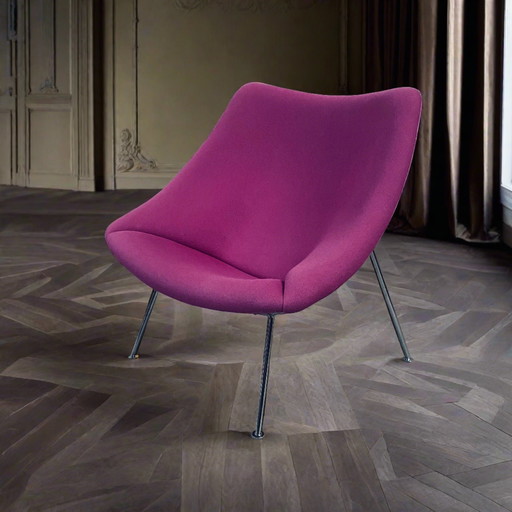 Artifort Lounge Chair Oyster "F157" By Pierre Paulin