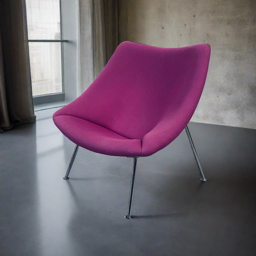 Artifort Lounge Chair Oyster "F157" By Pierre Paulin