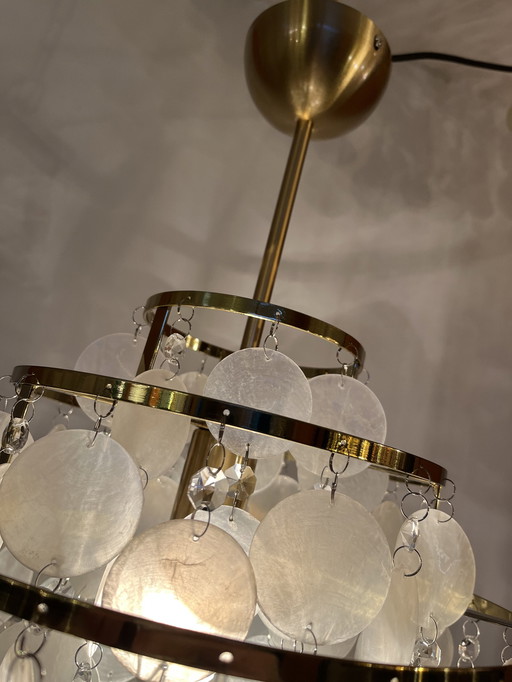 Vintage capiz schelpen hanglamp opaline lamp messing frame 