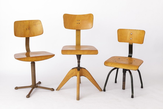 Image 1 of Set van 3 industriële vintage draaistoelen - Duits ontwerp 1950S