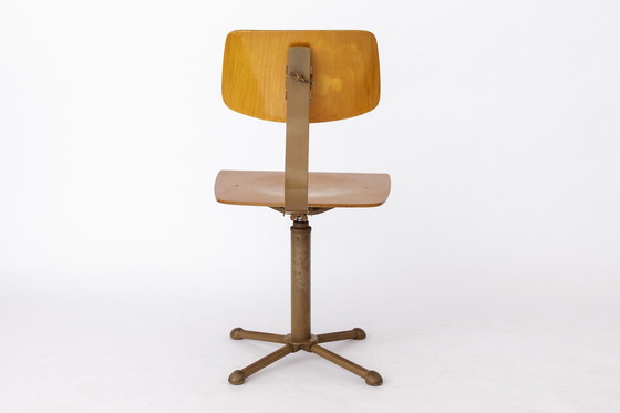 Image 1 of Set van 3 industriële vintage draaistoelen - Duits ontwerp 1950S