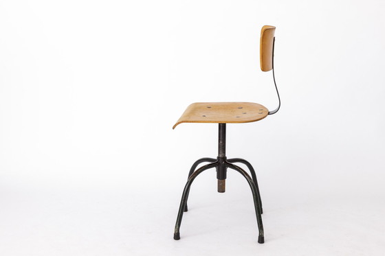 Image 1 of Set van 3 industriële vintage draaistoelen - Duits ontwerp 1950S