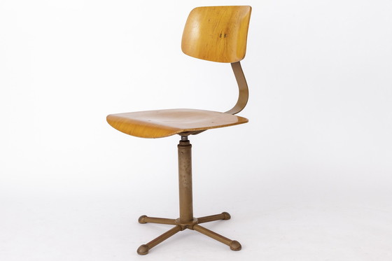 Image 1 of Set van 3 industriële vintage draaistoelen - Duits ontwerp 1950S