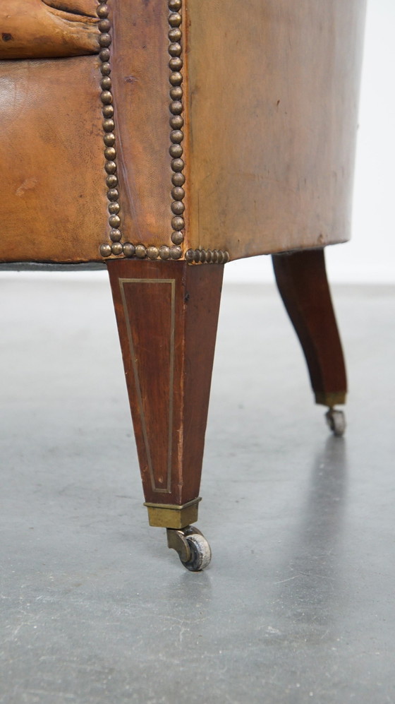 Image 1 of Schapenleren Chesterfield Clubfauteuil Op Wieltjes