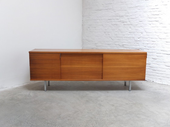 Image 1 of Modernistisch Walnoten Dressoir van Hans Konëcke voor Tecta, 1960S