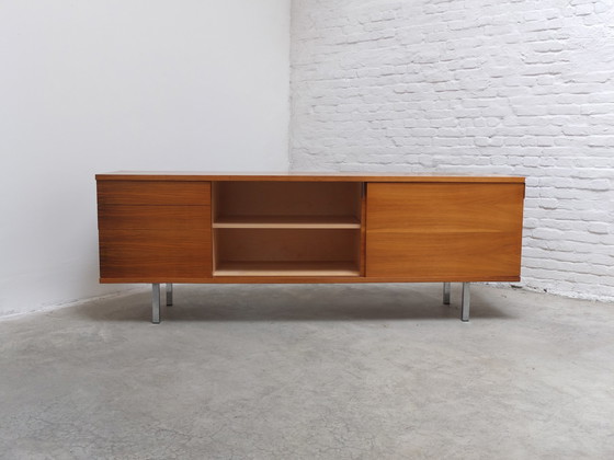 Image 1 of Modernistisch Walnoten Dressoir van Hans Konëcke voor Tecta, 1960S