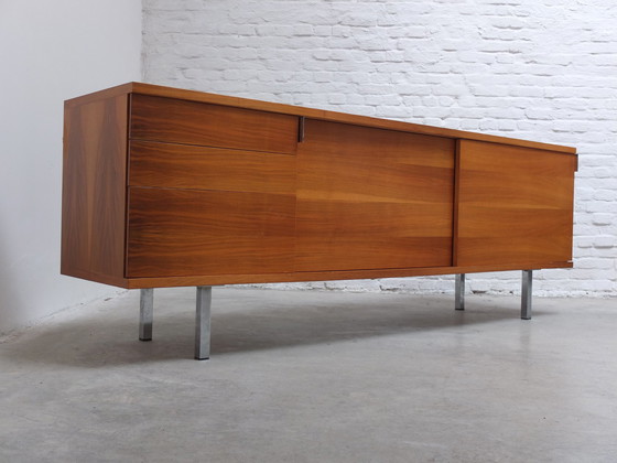 Image 1 of Modernistisch Walnoten Dressoir van Hans Konëcke voor Tecta, 1960S