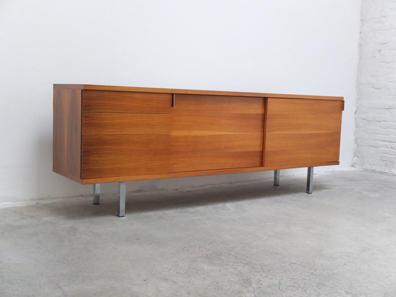 Image 1 of Modernistisch Walnoten Dressoir van Hans Konëcke voor Tecta, 1960S