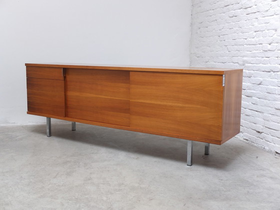 Image 1 of Modernistisch Walnoten Dressoir van Hans Konëcke voor Tecta, 1960S