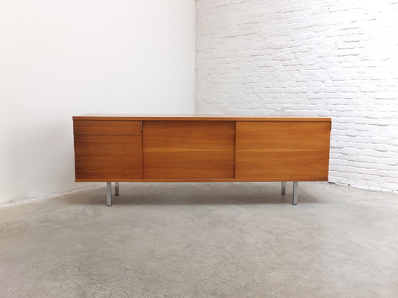 Image 1 of Modernistisch Walnoten Dressoir van Hans Konëcke voor Tecta, 1960S