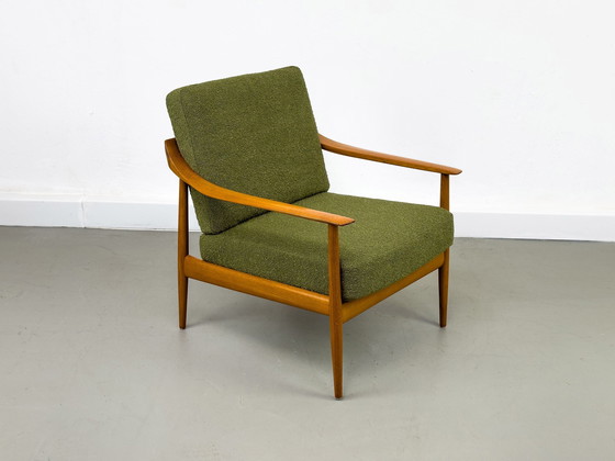 Image 1 of Loungestoel in teak en bouclé van Knoll Antimott, 1960S