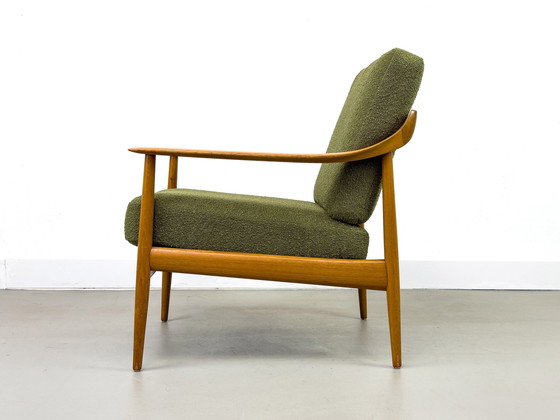 Image 1 of Loungestoel in teak en bouclé van Knoll Antimott, 1960S