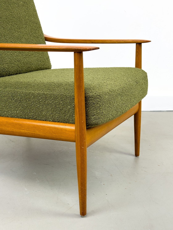 Image 1 of Loungestoel in teak en bouclé van Knoll Antimott, 1960S