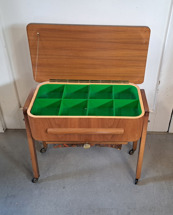 Image 1 of Vintage naaibox trolley