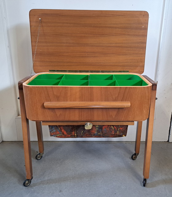 Image 1 of Vintage naaibox trolley