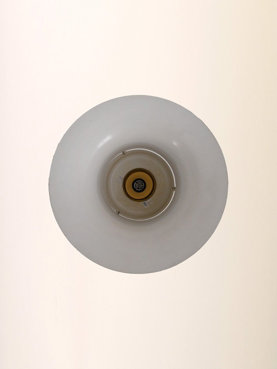 Image 1 of Vintage Scandinavische gouden hanglamp met zwart detail, 1960S