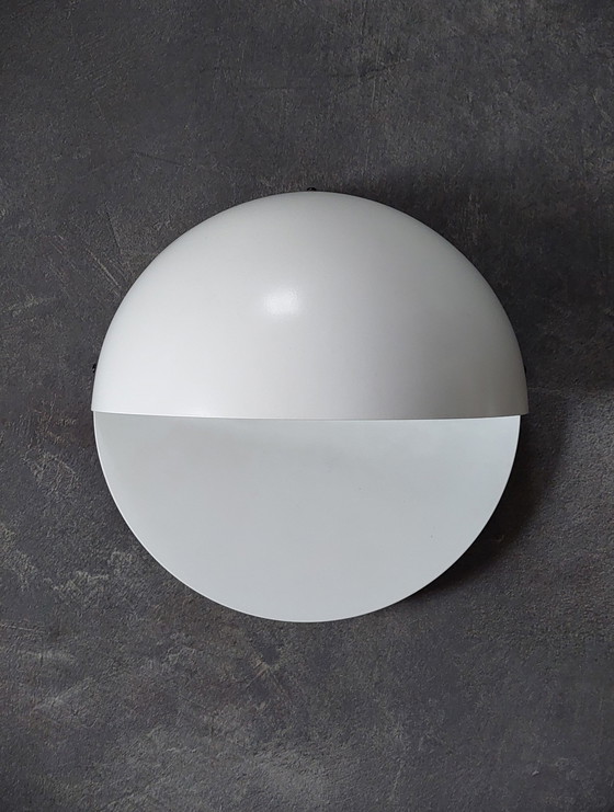 Image 1 of Ronde (Mat) Witte Metalen Wandlamp