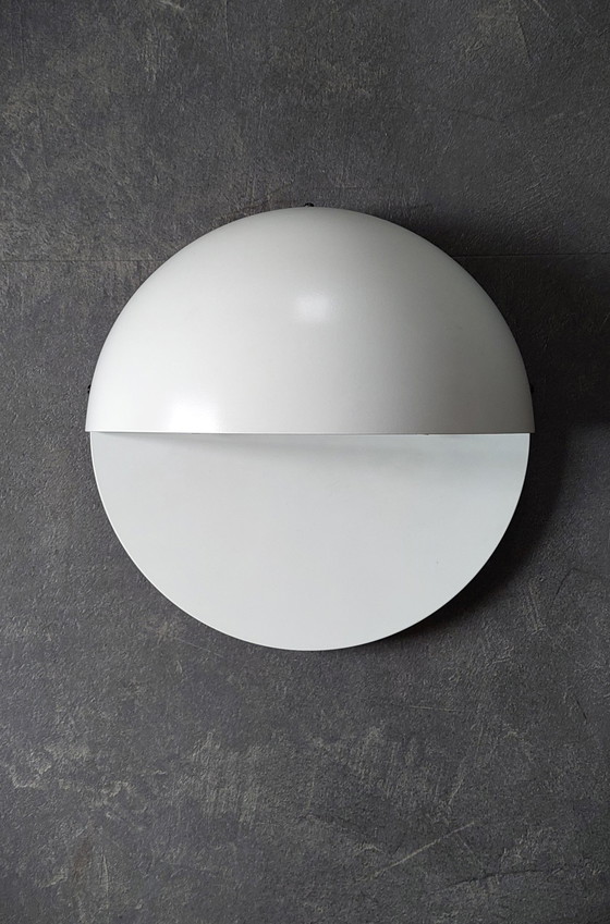 Image 1 of Ronde (Mat) Witte Metalen Wandlamp