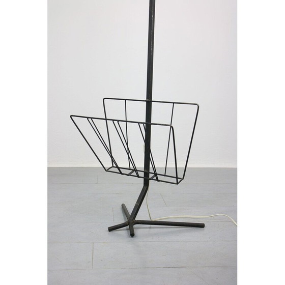 Image 1 of Vintage staande lamp met krantenstandaard 1950