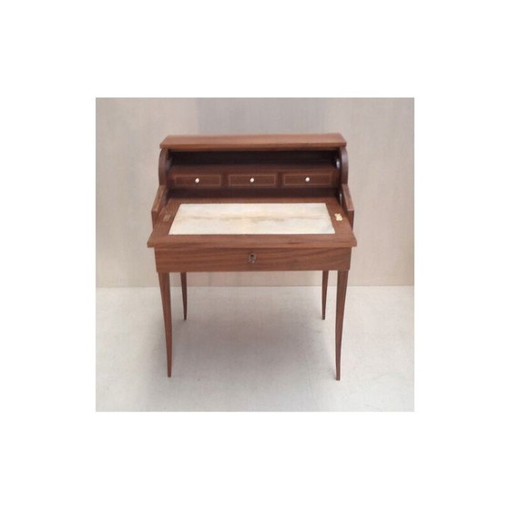 Image 1 of Klassiek notenhouten bureau 1940