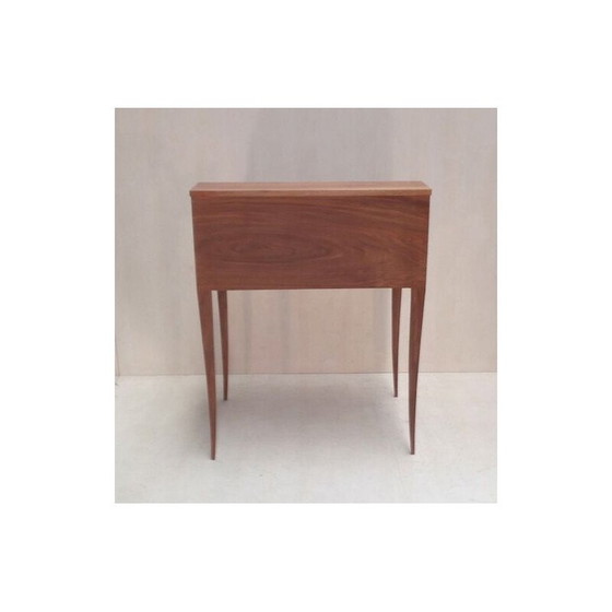 Image 1 of Klassiek notenhouten bureau 1940