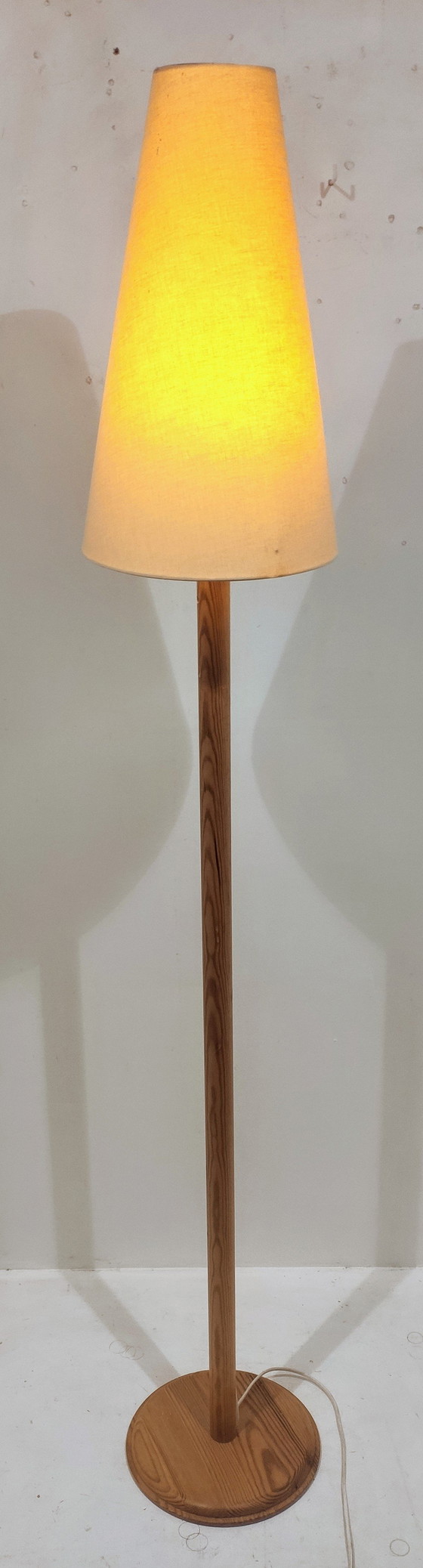 Image 1 of Pijnboom Houten Lamp