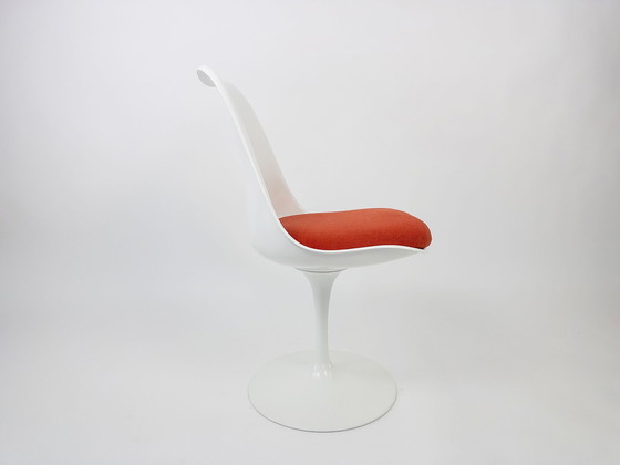 Image 1 of Eero Saarinen Knoll International Tulip stoel