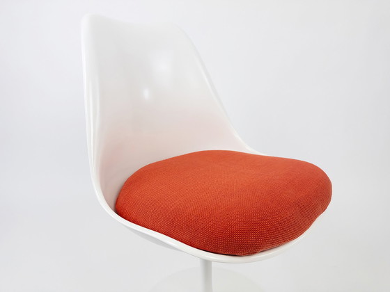 Image 1 of Eero Saarinen Knoll International Tulip stoel