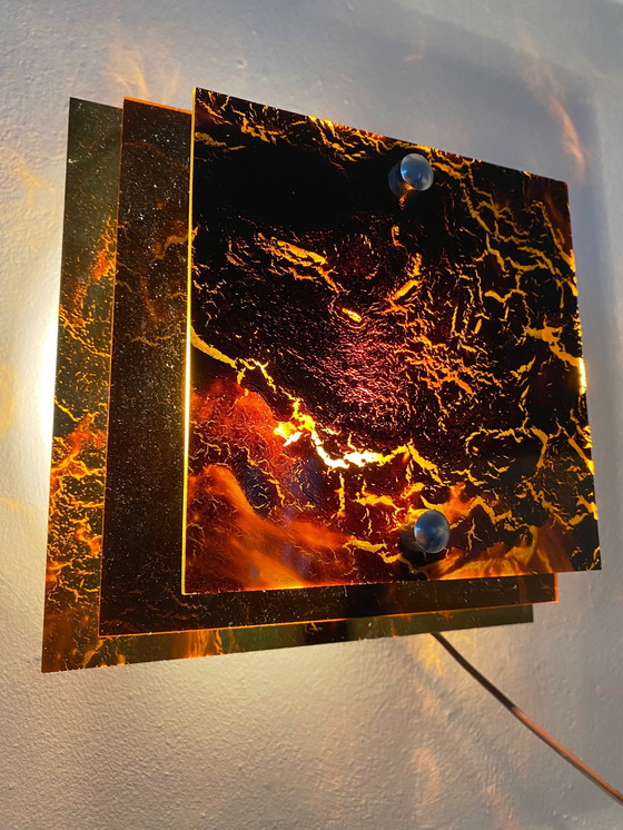 Image 1 of Wandlamp van acryl in drie lagen van Herda uit 1970S, Mid Century Atoomtijdperk ontwerp met warm amberkleurig patroon
