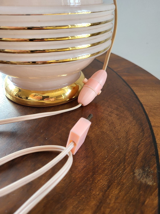 Image 1 of Art Deco Tafellamp, Rosé Clichy Glas Met Goudkleurige Afwerking, Frankrijk, 1940